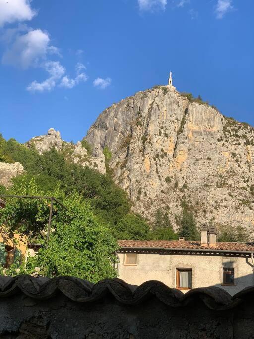 Agreable Maison De Village. Castellane Exterior foto